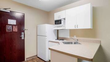 Studio, 2 Double Beds, Non Smoking | Desk, laptop workspace, blackout curtains, iron/ironing board