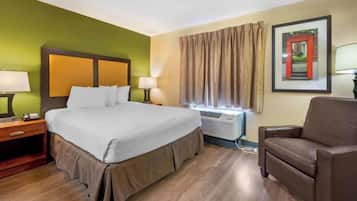 Kamar, 1 Tempat Tidur King, Bebas Asap Rokok, dapur (Shower) | Meja kerja, setrika/meja setrika, Wi-Fi gratis, dan seprai linen