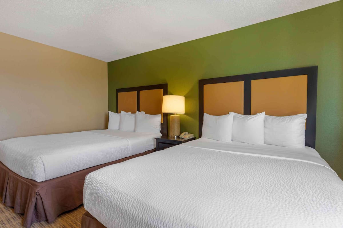 Desk, iron/ironing board, free WiFi