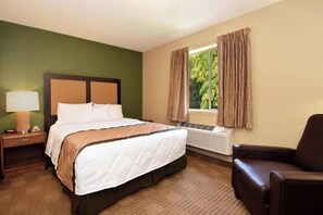 Room, 1 Double Bed, Hearing Accessible, Kitchen | Desk, iron/ironing board, free WiFi, bed sheets - Studio 6 Extended Stay South Bend Mishawaka South IN (Mishawaka)