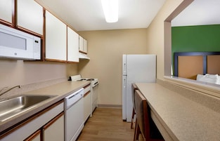 Estúdio luxo, 1 cama Queen e sofá-cama, para não fumantes | Cozinha privada | Cafeteira/chaleira, geladeira grande, micro-ondas, cooktop