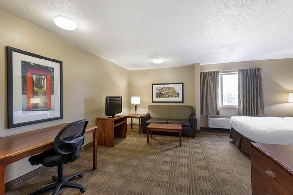 Pillowtop beds, desk, laptop workspace, blackout drapes