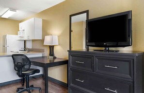 Studio, 1 Queen Bed, Non Smoking