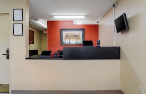 Lobby - Extended Stay America Select Suites Raleigh RDU Airport (Morrisville)