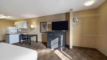 Desk, iron/ironing board, free WiFi, bed sheets