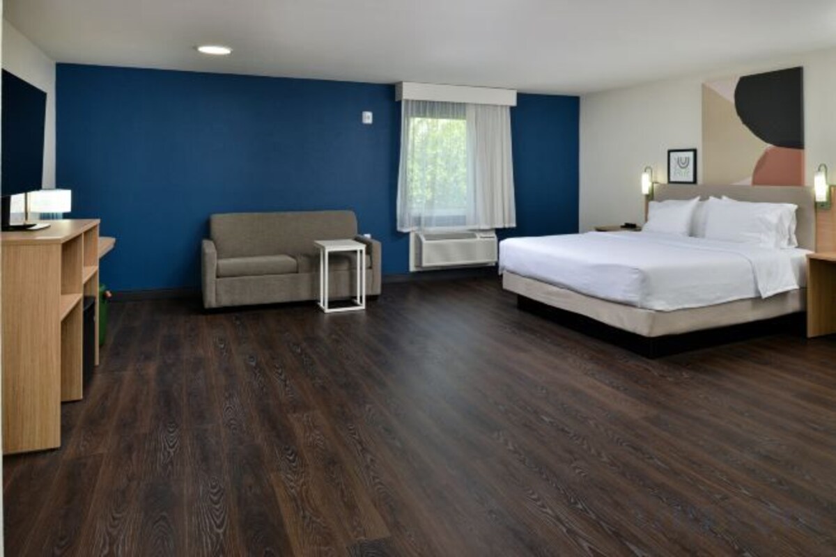 King Room With Sofabed