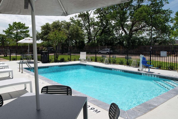 Seasonal outdoor pool