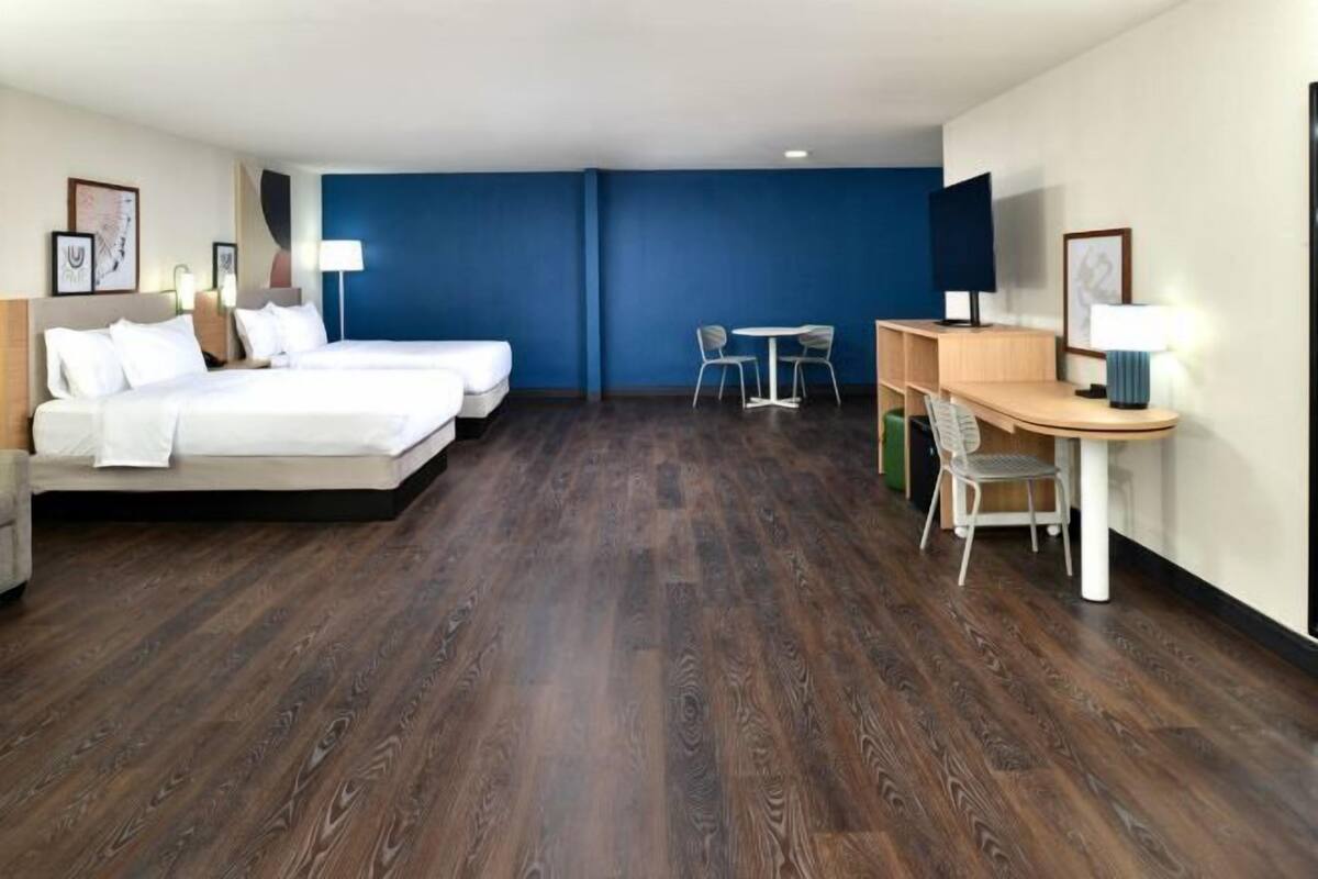 Desk, laptop workspace, iron/ironing board, free WiFi