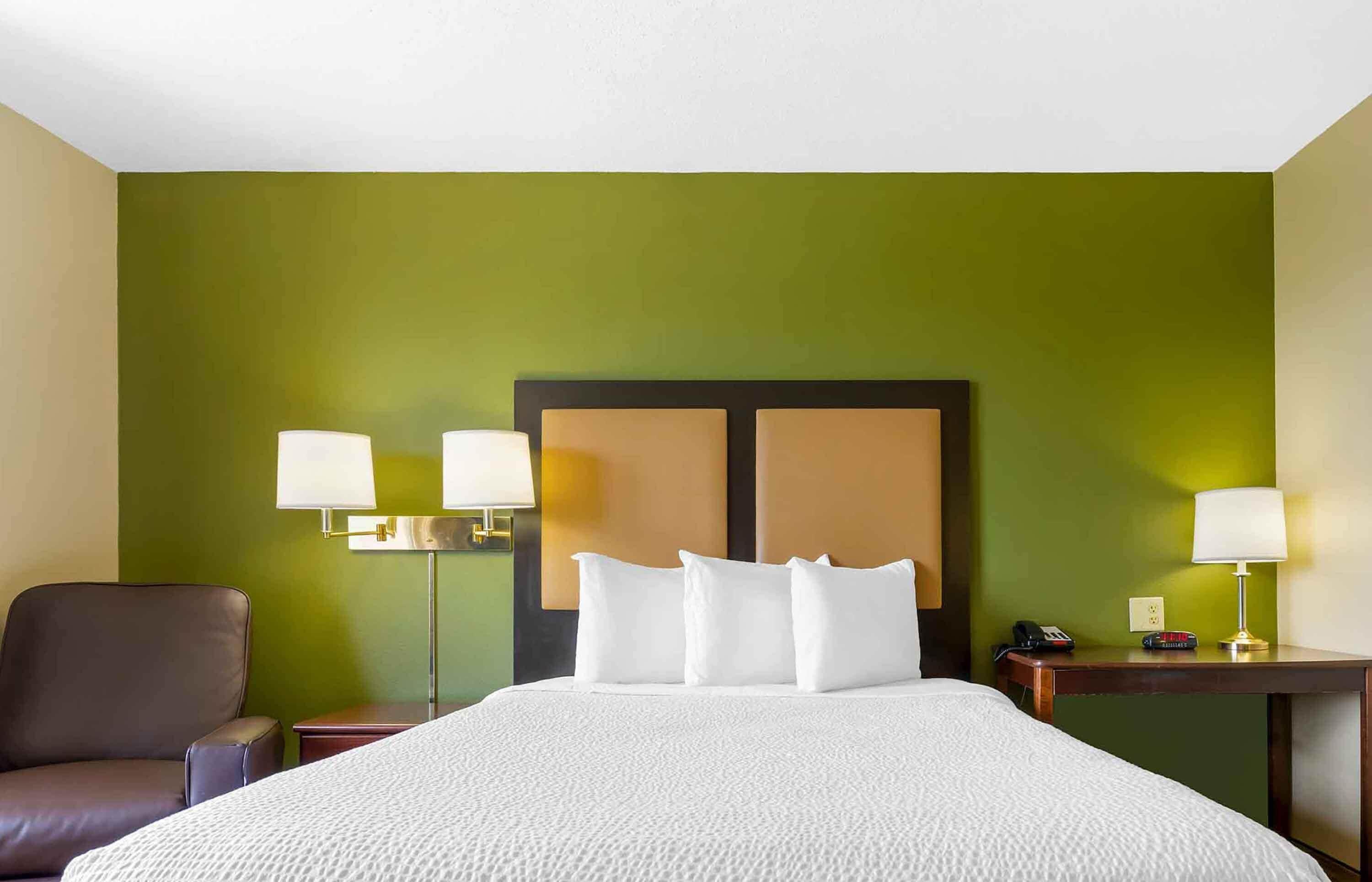 desk, iron/ironing board, free wifi, bed sheets