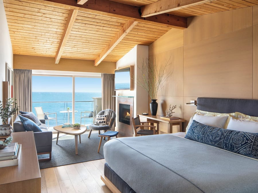 Premier Room, 1 King Bed, Balcony, Oceanfront (Fireplace) | Frette Italian sheets, premium bedding, down comforters, minibar
