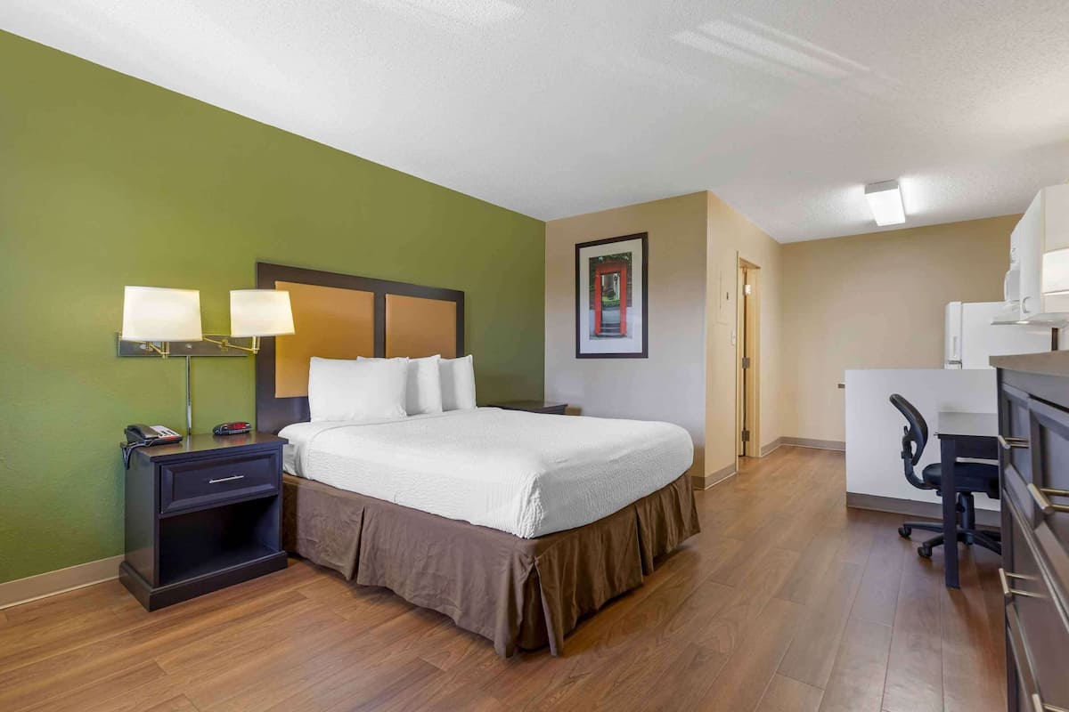 Desk, free WiFi, bed sheets