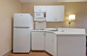 Private kitchen - Extended Stay America Select Suites Columbia Ft. Jackson (Columbia)