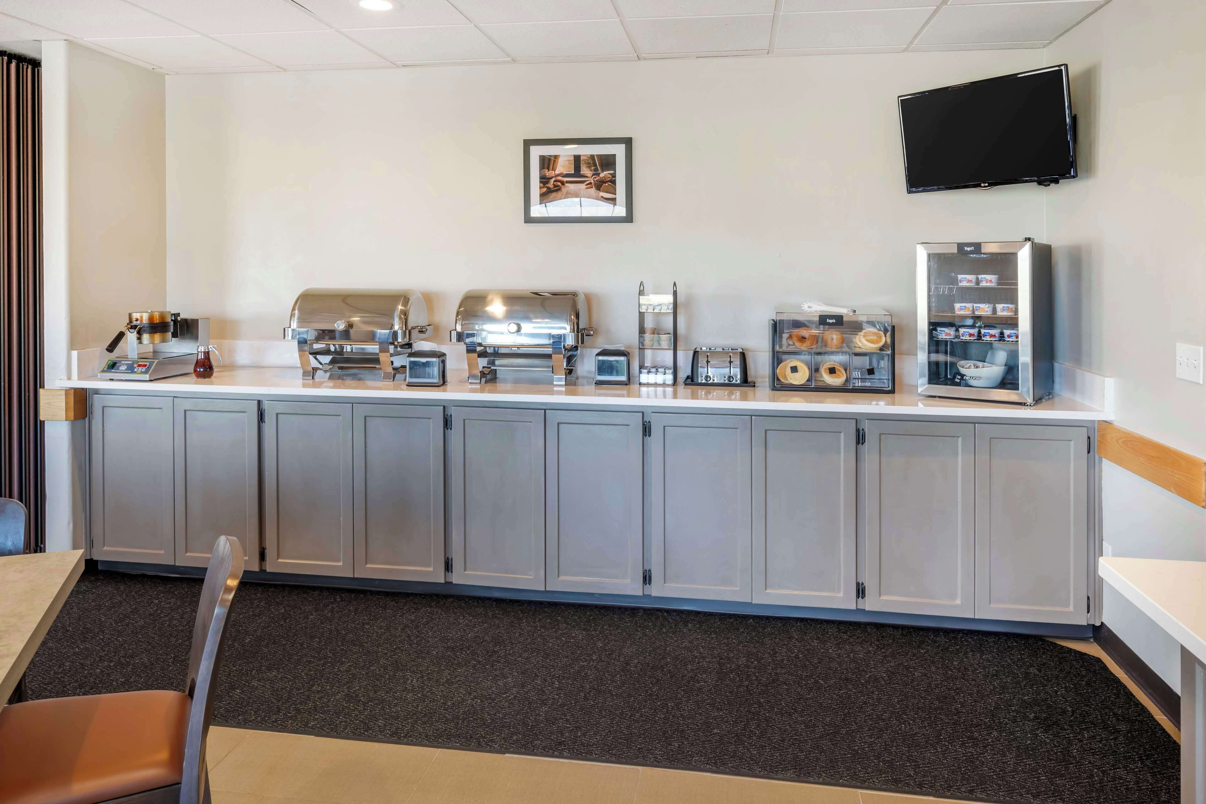 free daily continental breakfast