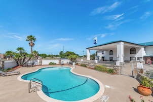 Outdoor pool, sun loungers