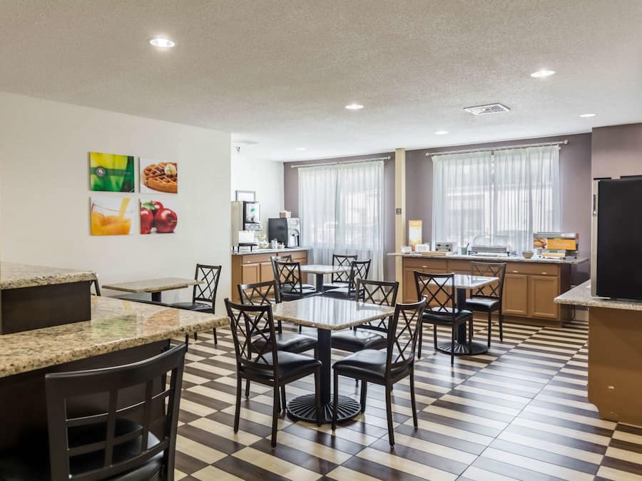 Continentaal ontbijt inbegrepen