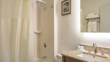 Standard Single Room | Bathroom | Combined shower/bathtub, hair dryer, towels, soap