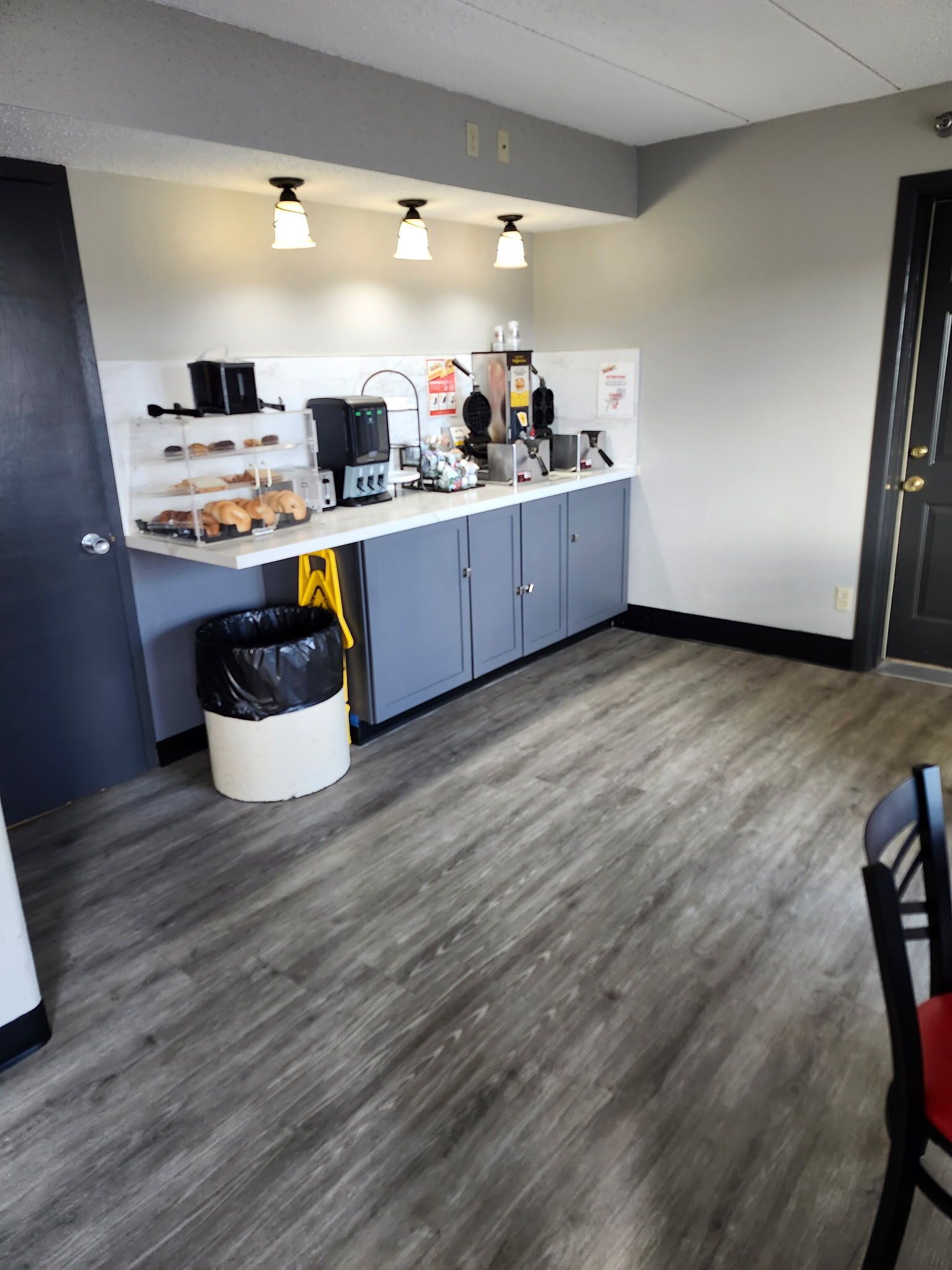 Free daily continental breakfast 