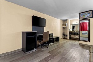 Caja de seguridad en la habitación y escritorio 