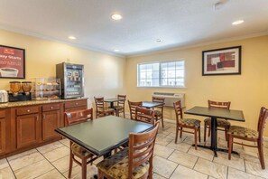 Free daily continental breakfast