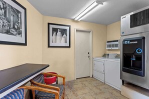 Property amenity - Econo Lodge Inn & Suites Santa Rosa (Santa Rosa)