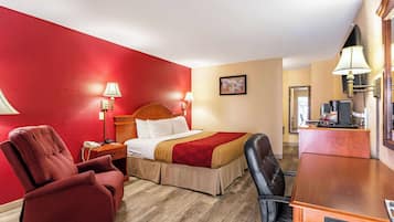 Standard Room, 1 King Bed, Non Smoking | In-room safe, desk, iron/ironing board, free WiFi