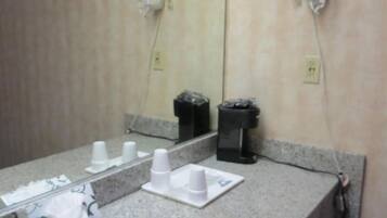 Basic Double Room, Non Smoking | Bathroom | Combined shower/tub, free toiletries, hair dryer, towels