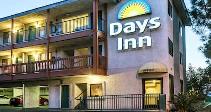 Days Inn by Wyndham Anaheim West