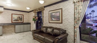 Days Inn by Wyndham Anaheim West