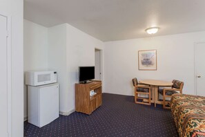 Standard Room | Down comforters, pillowtop beds, desk, laptop workspace