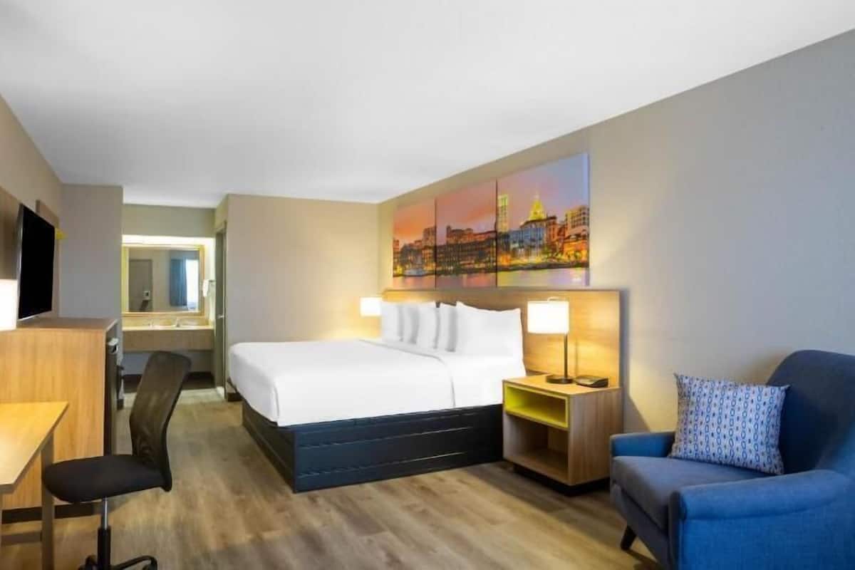 Desk, iron/ironing board, free WiFi, bed sheets