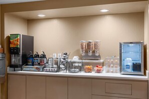 Free daily on-the-go breakfast - Howard Johnson by Wyndham Modesto Ceres (Ceres)