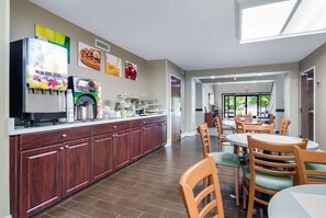 Free daily continental breakfast