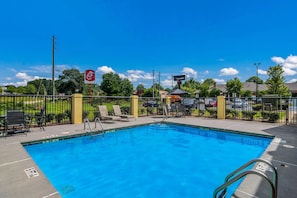 Seasonal outdoor pool, sun loungers