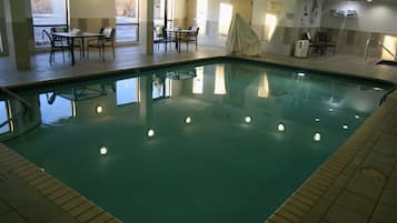 Indendørs pool