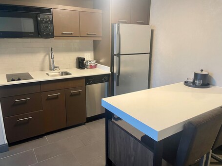 Hampton Inn Suites Chicago Downtown - Image 33