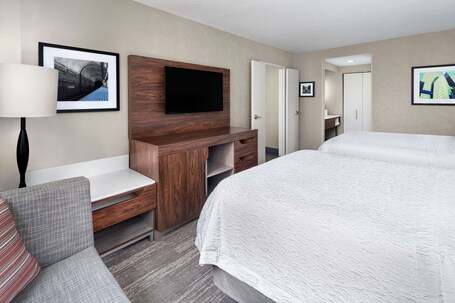 Hampton Inn Suites Chicago Downtown - Image 53