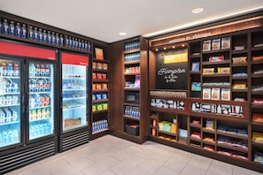 Snack bar - Hampton Inn & Suites Chicago Downtown (Chicago)