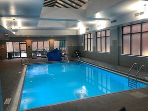 Indoor pool, pool loungers