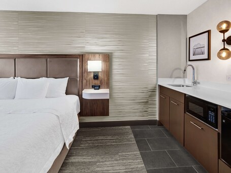 Hampton Inn Suites Chicago Downtown - Image 14