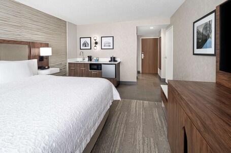 Hampton Inn Suites Chicago Downtown - Image 57