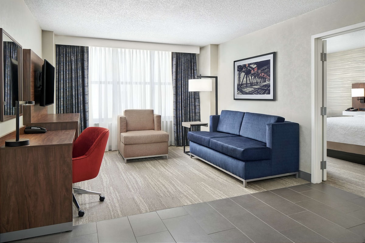 1 bedroom, hypo-allergenic bedding, in-room safe, laptop workspace