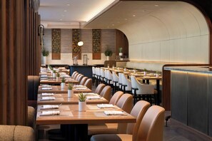 Breakfast, lunch and dinner served  - Las Vegas Marriott (Las Vegas)
