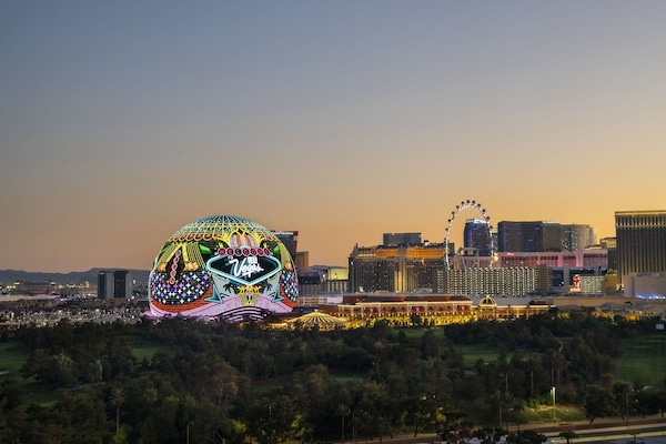 Camas con pillow-top, caja de seguridad en la habitación y escritorio