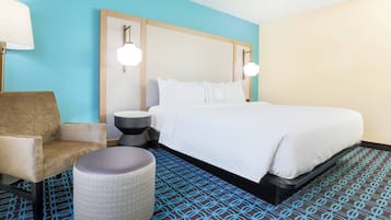 Executive Suite, 1 King Bed with Sofa bed, Non Smoking | Desk, iron/ironing board, free cribs/infant beds, free WiFi