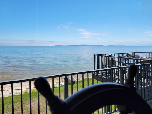 Bavarian Haus Lakefront Inn