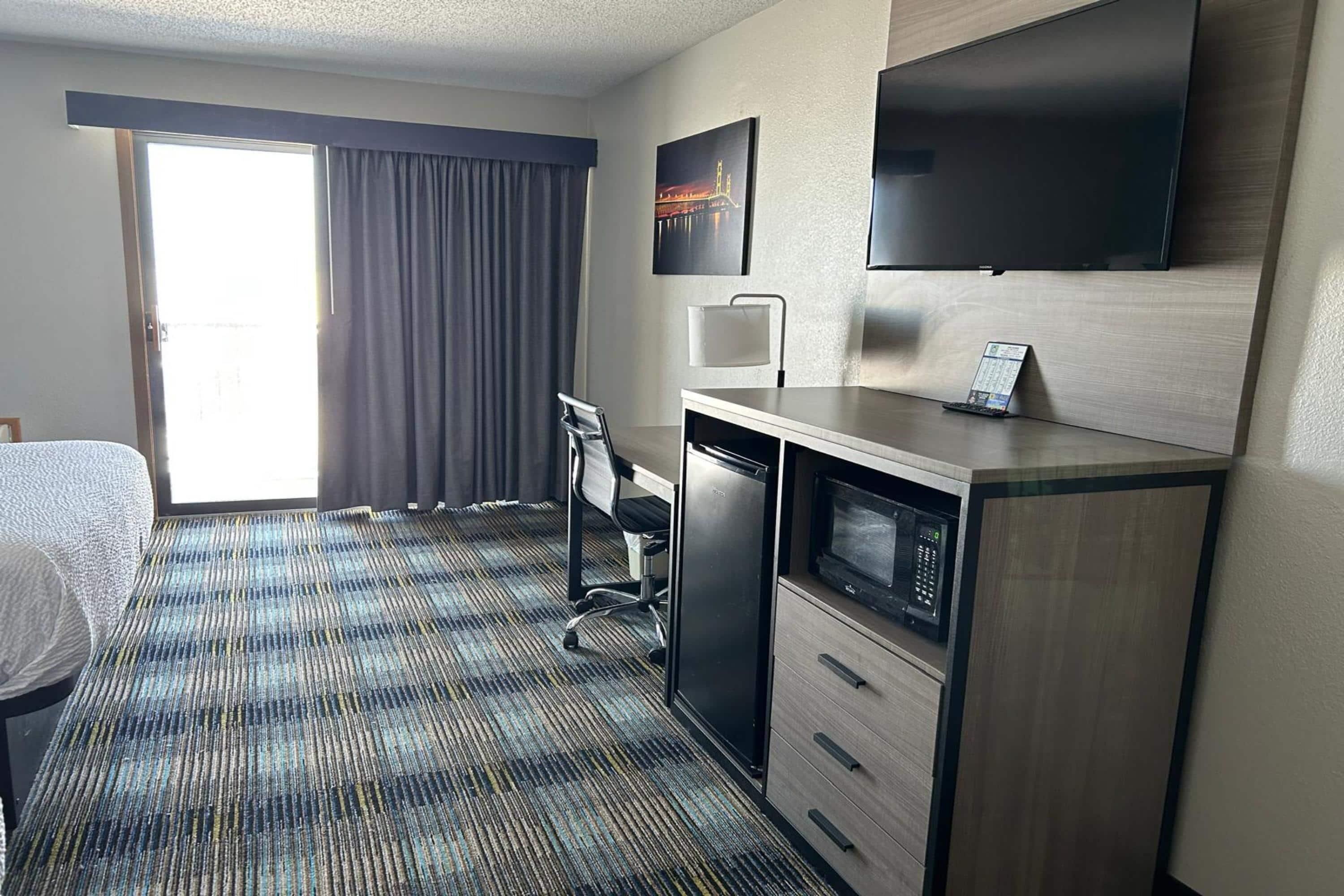 Iron/ironing board, free WiFi, bed sheets, wheelchair access