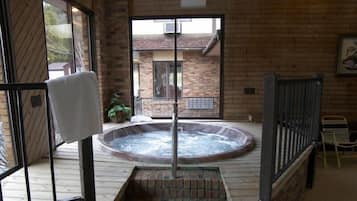 Indoor spa tub