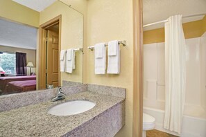 Ducha y bañera combinadas y cabezal de ducha con hidromasaje