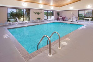 Una piscina cubierta