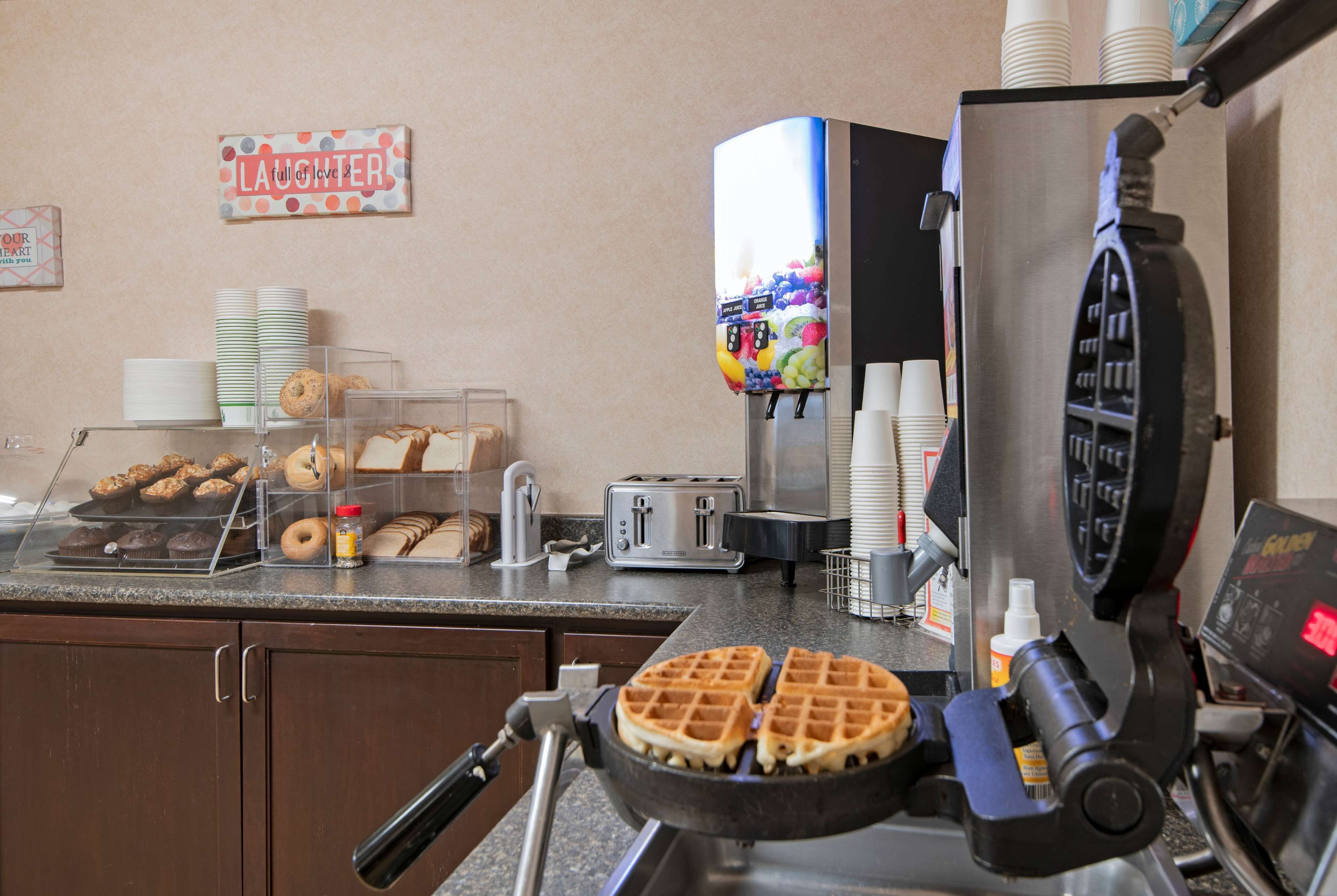 Free daily continental breakfast